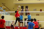 Thi đấu vòng loại môn bóng chuyền nam. (Ảnh: Quý Trung/TTXVN)