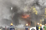 [Photo] Cháy lớn tại quán karaoke trên đường Trần Thái Tông