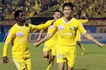 Công Vinh tỏa sáng, Sông Lam Nghệ An tiếm ngôi đầu