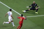 Tim Howard được tôn vinh là người hùng sau kỷ lục bắt bóng