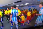 Leo Messi mất điểm vì hành động không đẹp mắt với trẻ em