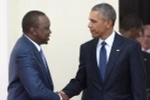 Tổng thống Kenya Uhuru Kenyatta (trái) và Tổng thống Mỹ Barack Obama đang trong chuyến thăm chính thức Kenya. (Ảnh: AFP/TTXVN) 