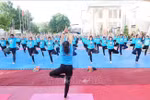 Ngày Quốc tế Yoga tại tỉnh Tiền Giang năm 2018. (Ảnh: Nam Thái/TTXVN)