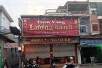 Cửa hàng vàng Lương Oanh ở khu phố 1, phường Mạo Khê, thị xã Đông Triều nơi xảy ra vụ cướp. (Ảnh: Văn Đức/TTXVN)