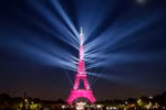 Tháp Eiffel rực sáng trong đêm tại thủ đô Paris. (Nguồn: New York Daily News)