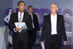 Jose Mourinho (phải) ngầm ám chỉ mô hình của Manchester United khó duy trì trong bóng đá hiện đại. (Nguồn: beIN SPORTS)