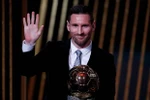 Danh hiệu Quả bóng vàng thứ 6 dành cho Lionel Messi. (Nguồn: Independent)