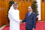Thủ tướng Nguyễn Xuân Phúc tiếp Bộ trưởng Ngoại giao và Hợp tác Quốc tế UAE Sheikh Abdullah Bin Zayed Al Nahyan. (Ảnh: Thống Nhất/TTXVN)