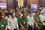 Các bị cáo tại phiên tòa. (Ảnh: Hồng Giang/TTXVN)