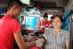 Người dân tại Thành phố Hồ Chí Minh tham gia hiến máu nhân đạo. (Ảnh: Thế Anh/TTXVN)