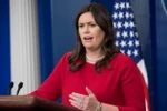 Người phát ngôn Nhà Trắng Sarah Sanders tại cuộc họp báo ở Washington, DC. (Ảnh: AFP/TTXVN)