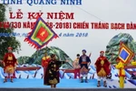 Hoạt cảnh sân khấu tái hiện chiến thắng của quân và dân nhà Trần đánh tan quân Nguyên Mông năm 1288. (Ảnh: Trung Nguyên/TTXVN)