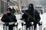 Cảnh sát Thổ Nhĩ Kỳ tăng cường an ninh tại thủ đô Ankara. (Ảnh: AFP/TTXVN)