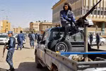 Các lực lượng trung thành với Tướng Khalifa Haftar làm nhiệm vụ tại khu vực Sebha, miền nam Libya, ngày 6/2/2019. (Ảnh: AFP/TTXVN)