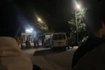 Lực lượng chức năng đang khám nghiệm hiện trường xảy ra vụ án mạng. (Ảnh do người dân cung cấp)
