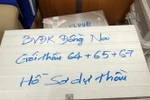 Nhiều tài liệu liên quan đến vụ án bị lực lượng chức năng thu giữ. (Ảnh: Phạm Kiên/TTXVN)