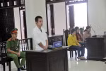 Bị cáo Dương Hoàng Thanh tại phiên tòa sơ thẩm. (Ảnh: Lê Đức Hoảnh/TTXVN)