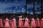 Các nghệ sĩ Triều Tiên thuộc ban nhạc Samjiyon trình diễn tại trung tâm nghệ thuật Gangneung, ngày 8/2. (Nguồn: AFP/TTXVN)
