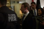 [Video] Ông chủ Facebook nhận trách nhiệm về bê bối rò rỉ thông tin