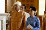 Tổng thống Myanmar Htin Kyaw (trái) và Chủ tịch NLD Aung San Suu Kyi trong một phiên họp Quốc hội ở thủ đô Nay Pyi Taw. (Nguồn: THX/TTXVN)