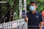 Video cảnh Hà Nội quản lý người dân đi qua chốt bằng mã QR