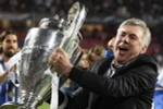 Các cầu thủ Real "làm loạn" trong buổi họp báo của Ancelotti