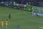 Ronaldinho gây sốc với pha đá hỏng penalty không tưởng