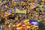 Người dân Catalonia tuần hành đòi ly khai. (Nguồn: AFP/TTXVN)