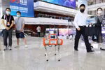 Một robot trinh sát hỏa hoạn tại Hội nghị Trí tuệ nhân tạo Thế giới 2022 (WAIC) ở Thượng Hải, Đông Trung Quốc, ngày 1/9. (Nguồn: Tân Hoa xã)