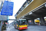 Trạm xe buýt Thượng Đình. (Ảnh: Tuấn Anh/TTXVN)