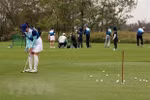 Các hoạt động thể thao tập trung đông người, sân golf, các sân tập golf sẽ tạm dừng hoạt động từ 12 giờ hôm nay để phòng COVID-19. (Ảnh: TTXVN)