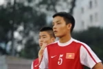 Trung vệ Văn Khánh (số 5) từng bị loại khỏi U19 Việt Nam vì chơi bạo lực. (Ảnh: Minh Chiến/Vietnam+)