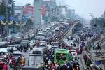 Ùn tắc trên nhiều tuyến đường Hà Nội trong ngày làm việc cuối năm 2022