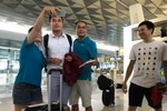 Hình ảnh đội tuyển Olympic Việt Nam đến sân bay Indonesia