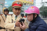 Cảnh sát giao thông Hà Nội xử lý các “ma men” sau tay lái