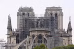 Nhà thờ Đức Bà ở Paris bị phá hủy một phần sau vụ hỏa hoạn ngày 16/4/2019. (Ảnh: THX/TTXVN)
