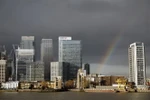 Quang cảnh trung tâm tài chính tại thủ đô London, Anh. (Ảnh: AFP/TTXVN)