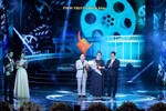 Trao giải phim truyện điện ảnh xuất sắc nhất tại lễ trao giải Cánh diều 2017. (Nguồn: TTXVN)