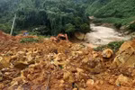 [Audio] Nghẹn lòng đón 13 cán bộ, chiến sỹ gặp nạn tại Rào Trăng 3