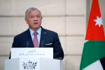 Quốc vương Jordan Abdullah II phát biểu họp báo ở Paris, Pháp ngày 16/2/2024. (Ảnh: AFP/TTXVN)