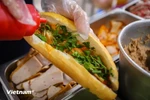 Bánh mỳ Việt Nam lọt top 100 món ăn đường phố hấp dẫn ở châu Á. (Nguồn: Vietnam+)