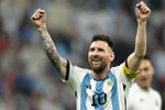 Niềm vui chiến thắng của tiền đạo Argentina Lionel Messi, sau khi đánh bại Croatia 3-0. (Ảnh: AFP/TTXVN)
