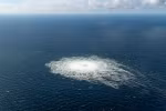 Vị trí rò rỉ trên đường ống dẫn khí đốt Dòng chảy phương Bắc dưới biển Baltic ngày 27/9/2022. (Ảnh: AFP/TTXVN)