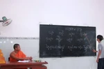 Học chữ Khmer vào dịp Hè là việc làm thiết thực, ý nghĩa trong việc góp phần chung tay giữ gìn, phát huy tiếng nói, chữ viết của dân tộc. (Ảnh: Chanh Đa/TTXVN)