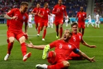 Harry Kane và các đồng đội ăn mừng sau khi ghi bàn thắng đầu tiên trong trận đấu với Tunisia. (Nguồn: Shutterstock)