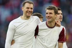 Mueller vô tình tạo sức ép cho Neuer sau khi gia hạn với Bayern.