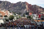 Phe đối lập biểu tình phản đối kết quả cuộc tổng tuyển cử Bolivia. (Nguồn: Reuters)