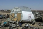 Mảnh vỡ máy bay Nga A321 tại hiện trường vụ rơi ở Wadi al-Zolomat, bán đảo Sinai, Ai Cập ngày 1/11. (Nguồn: AFP/TTXVN)