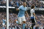 Aguero ăn mừng bàn thắng thứ 5. (Ảnh: Reuters)