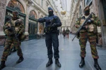 Cảnh sát đặc nhiệm tại trung tâm Brussels. (Ảnh: EPA) 